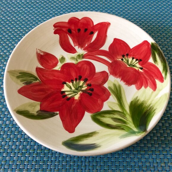 Tropical Hibiscus Dinnerware by Tabletops Gallery - 2 Salad Plates, 1 Soup Bowl - Picture 2 of 5